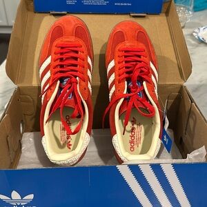 Red women’s Adidas Gazelles size 7! NWT and box. Never worn.